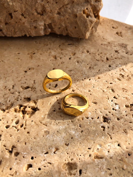 Oval Signet Ring | 18k Gold Plated