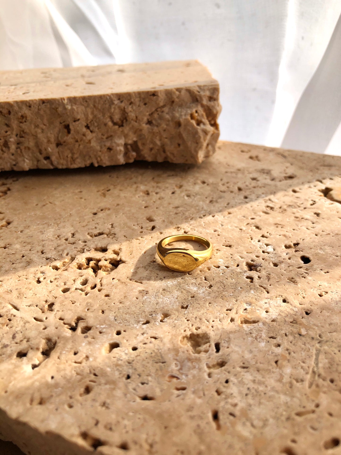 Oval Signet Ring | 18k Gold Plated