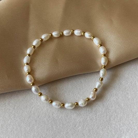 Poppy Pearl Bracelet