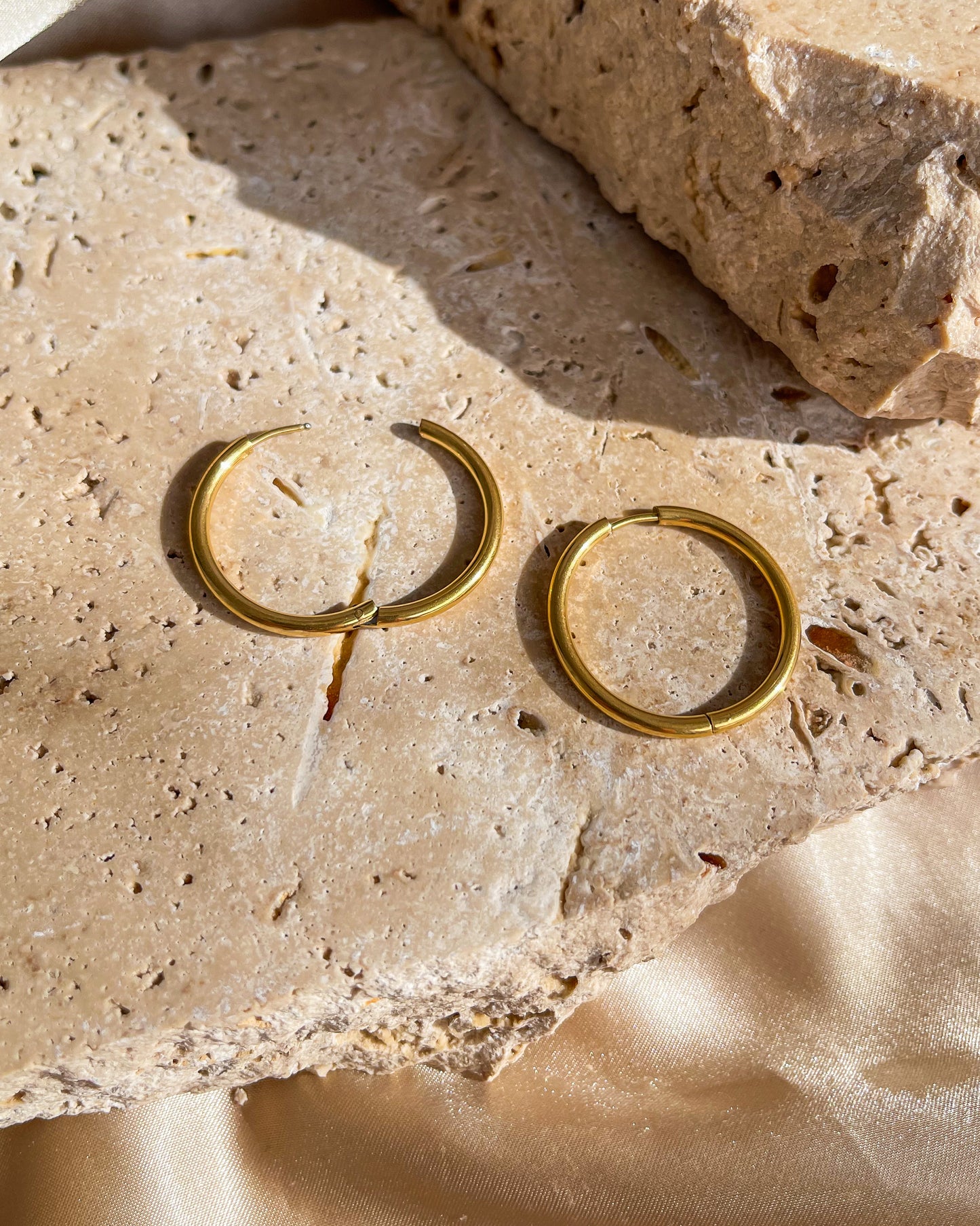 Thin Hoops - 30mm | 18K Gold Plated