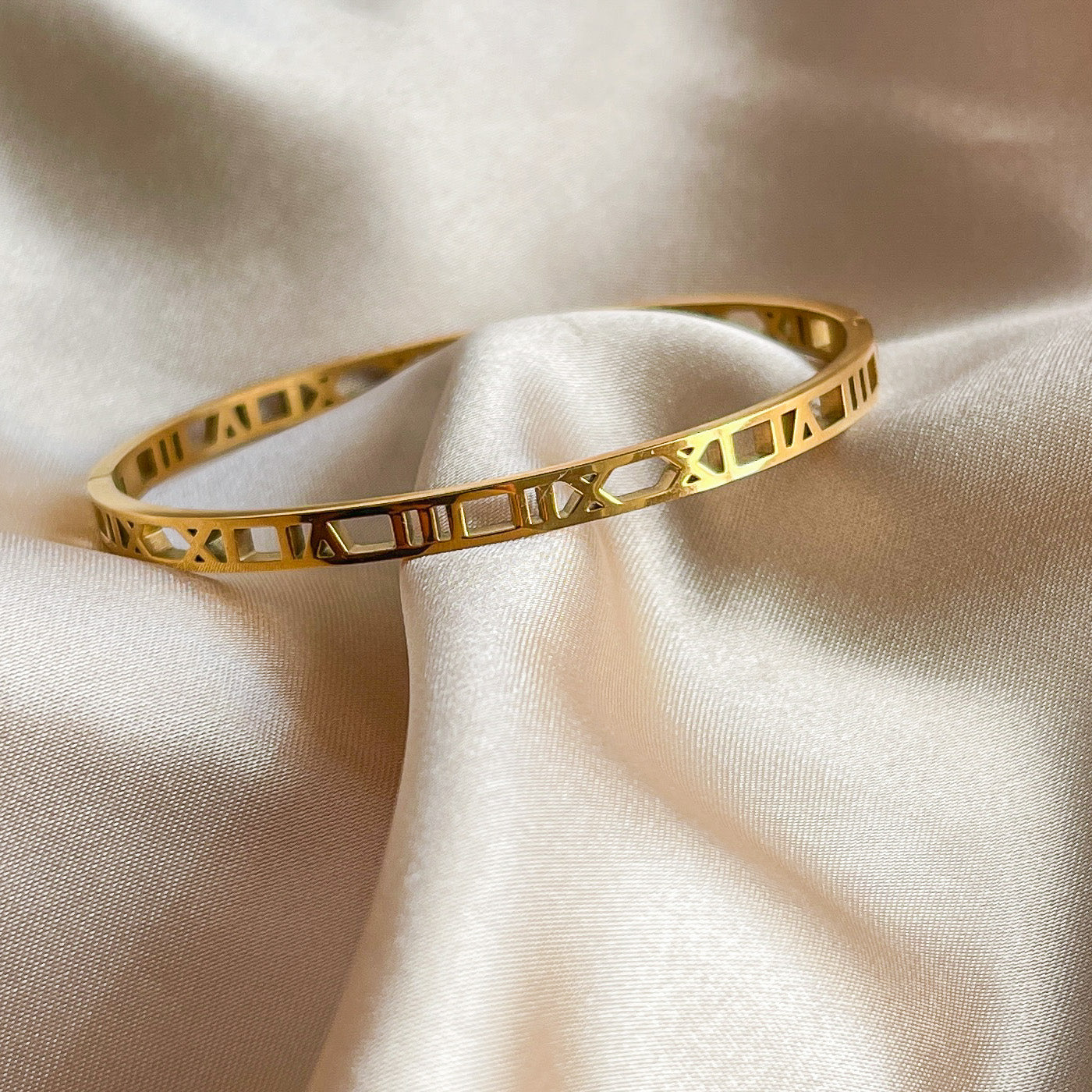 Roman Numerical Bracelet | 18K Gold Plated