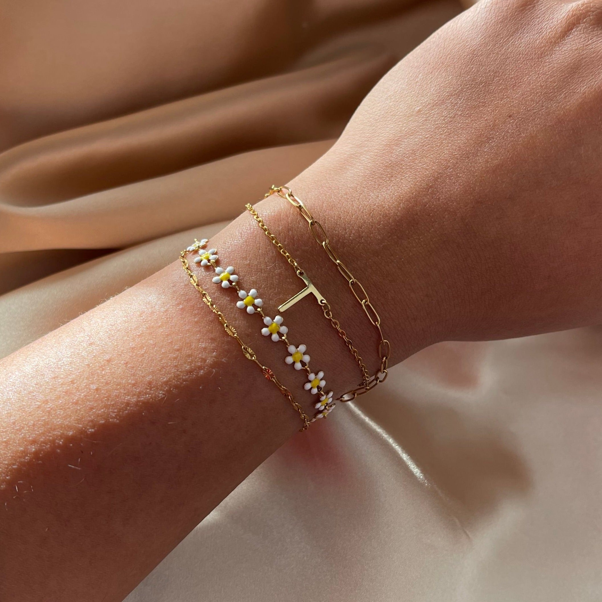 Daisy bangle deals