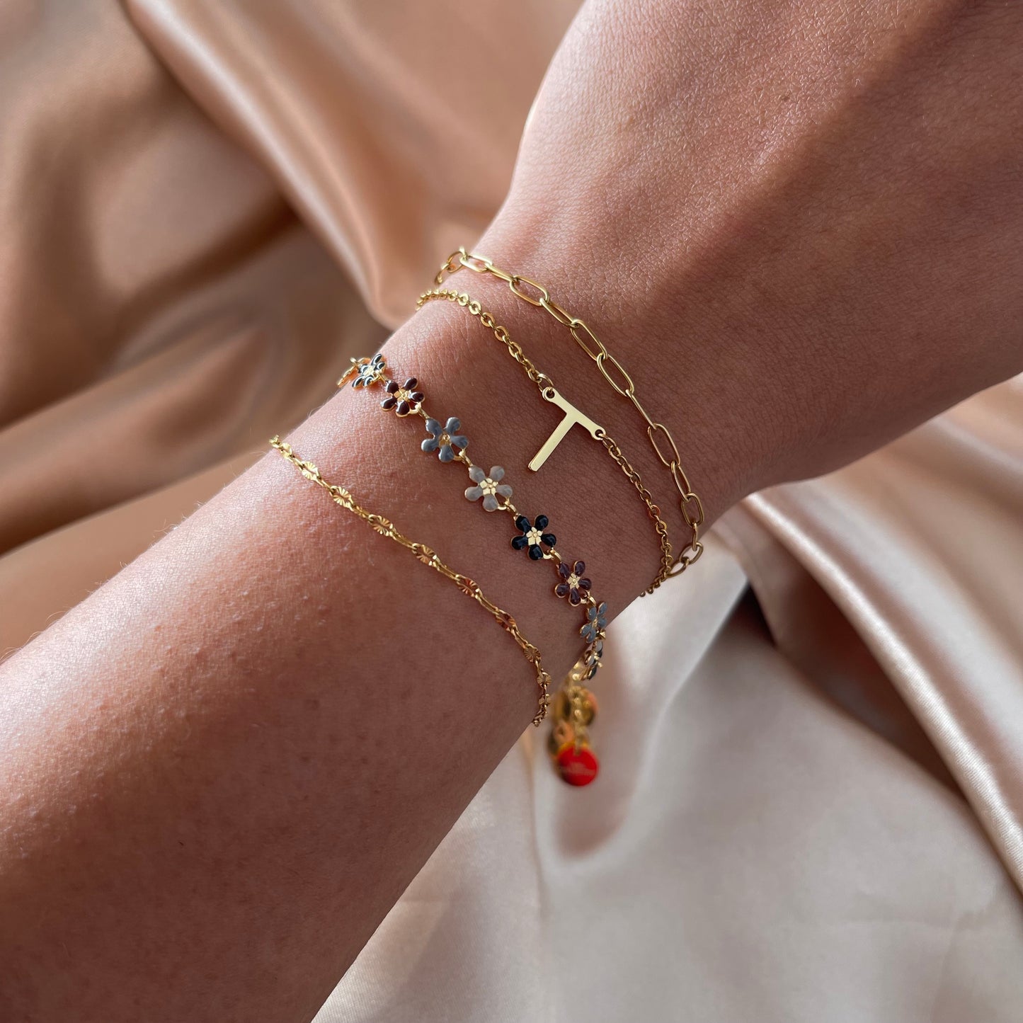 White Daisy Bracelet