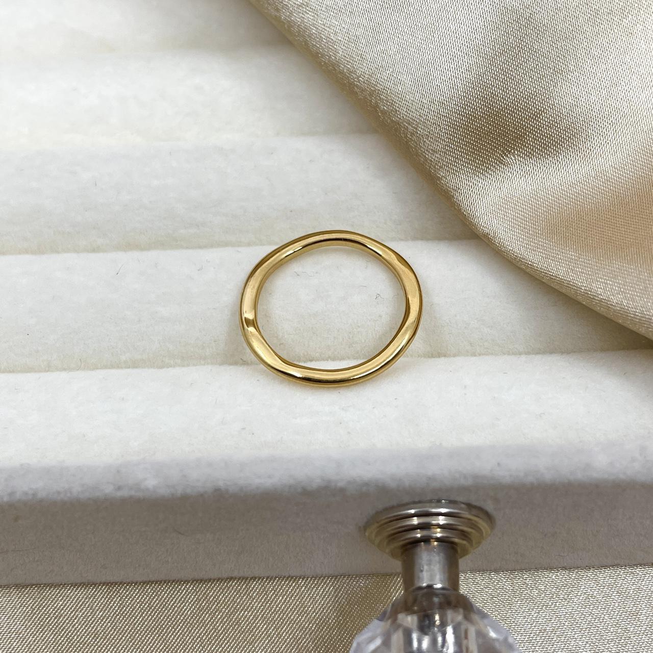 Thin Wavy Ring